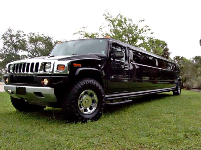 Council Bluffs Black Hummer Limo