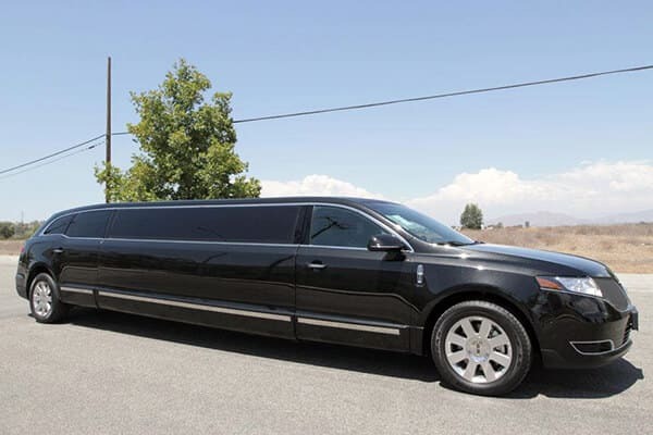 Council Bluffs Black MKT Limo